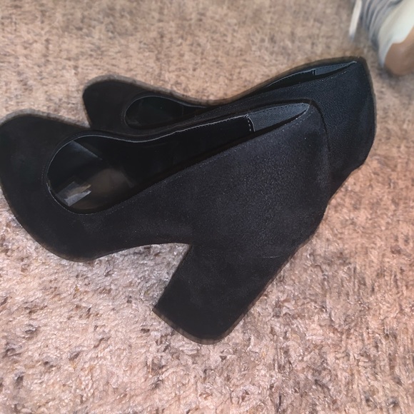 Michael Antonio Women's Black Heels - Picture 4 of 5